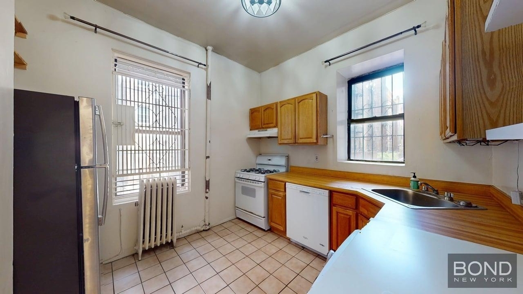 West 106th Street - Photo 1