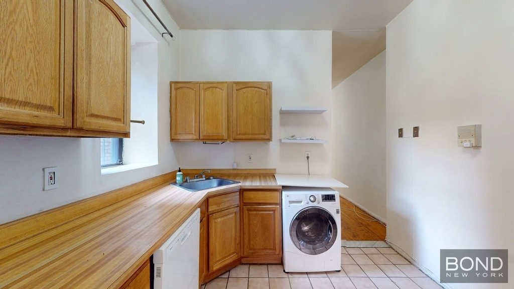 West 106th Street - Photo 14