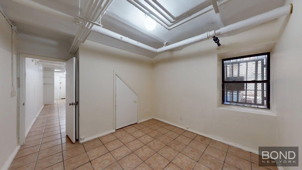 West 106th Street - Photo 18
