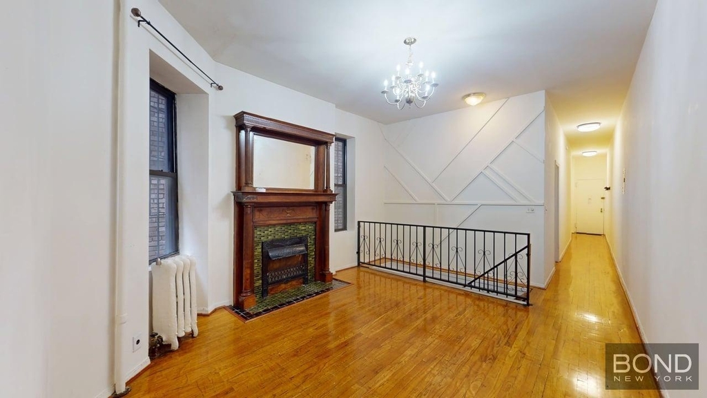 West 106th Street - Photo 0