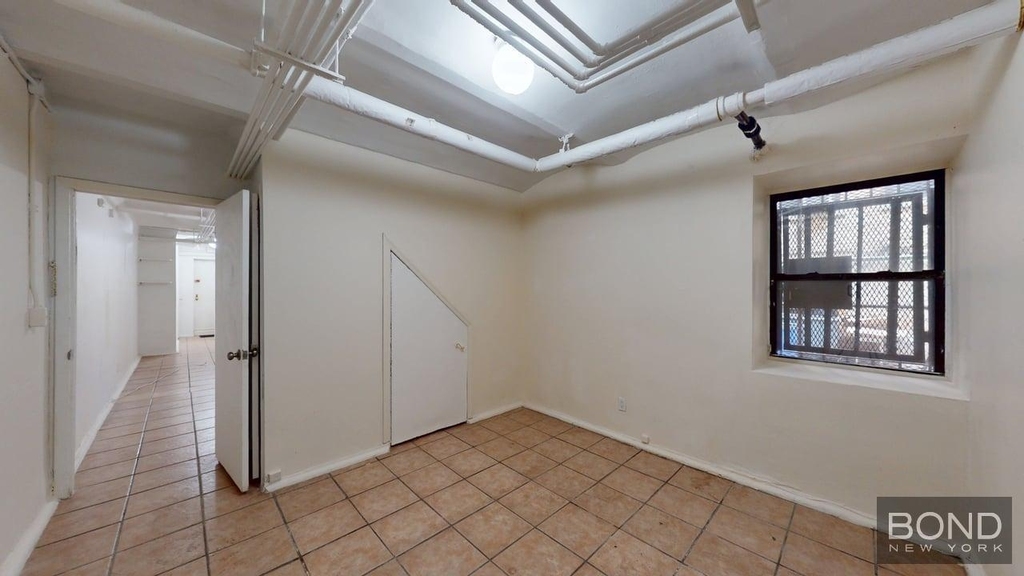 West 106th Street - Photo 4