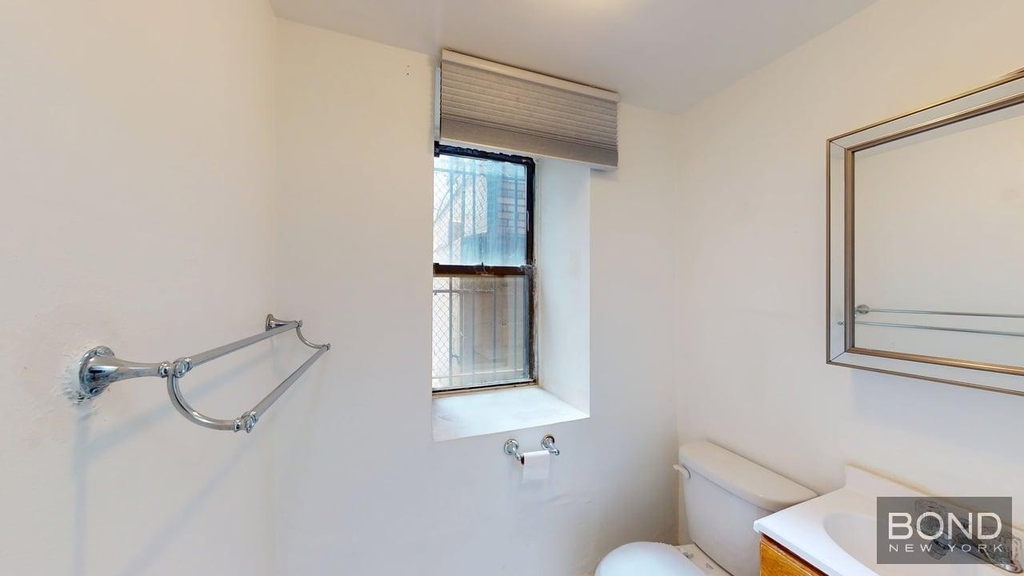West 106th Street - Photo 5