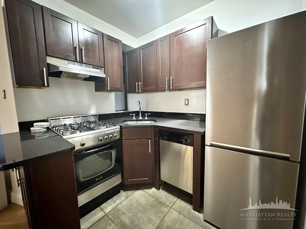 E 12th St / 3rd Ave - Photo 2