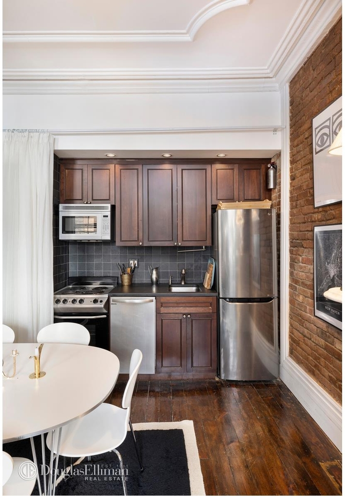 68 Bank St - Photo 4