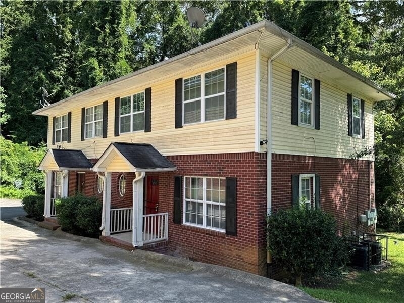 24 S Eugenia Place - Photo 0