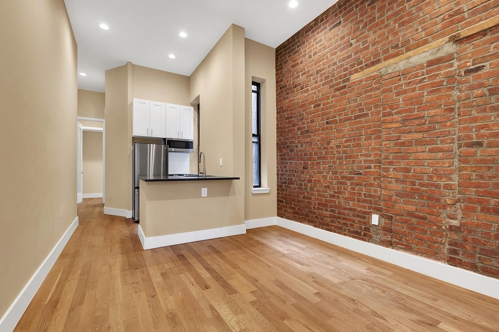400 W 56th Street - Photo 5