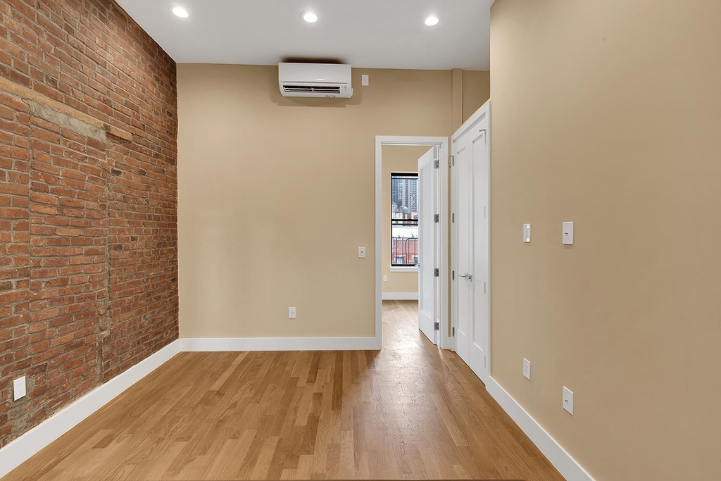 400 W 56th Street - Photo 0