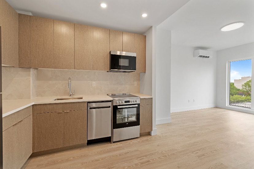 702 E 32nd St Brooklyn NY 11210 - Photo 2