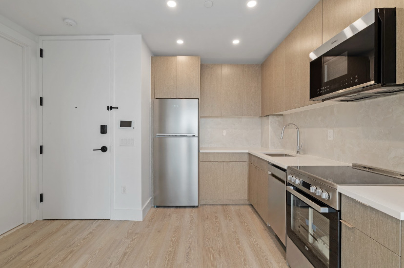702 E 32nd St Brooklyn NY 11210 - Photo 8