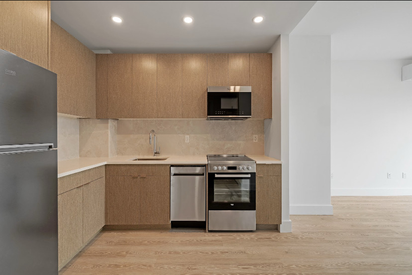 702 E 32nd St Brooklyn NY 11210 - Photo 5