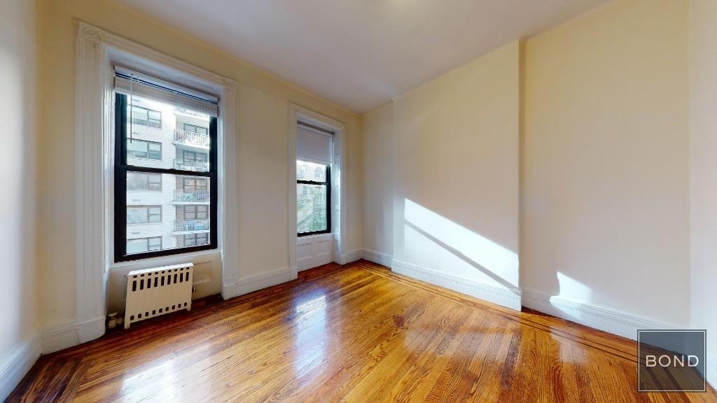 East 89th Street - Photo 3