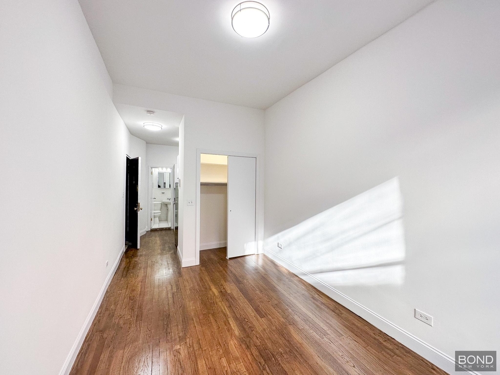 East 89th Street - Photo 0