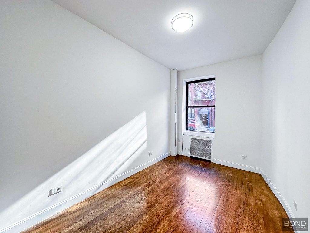 East 89th Street - Photo 2