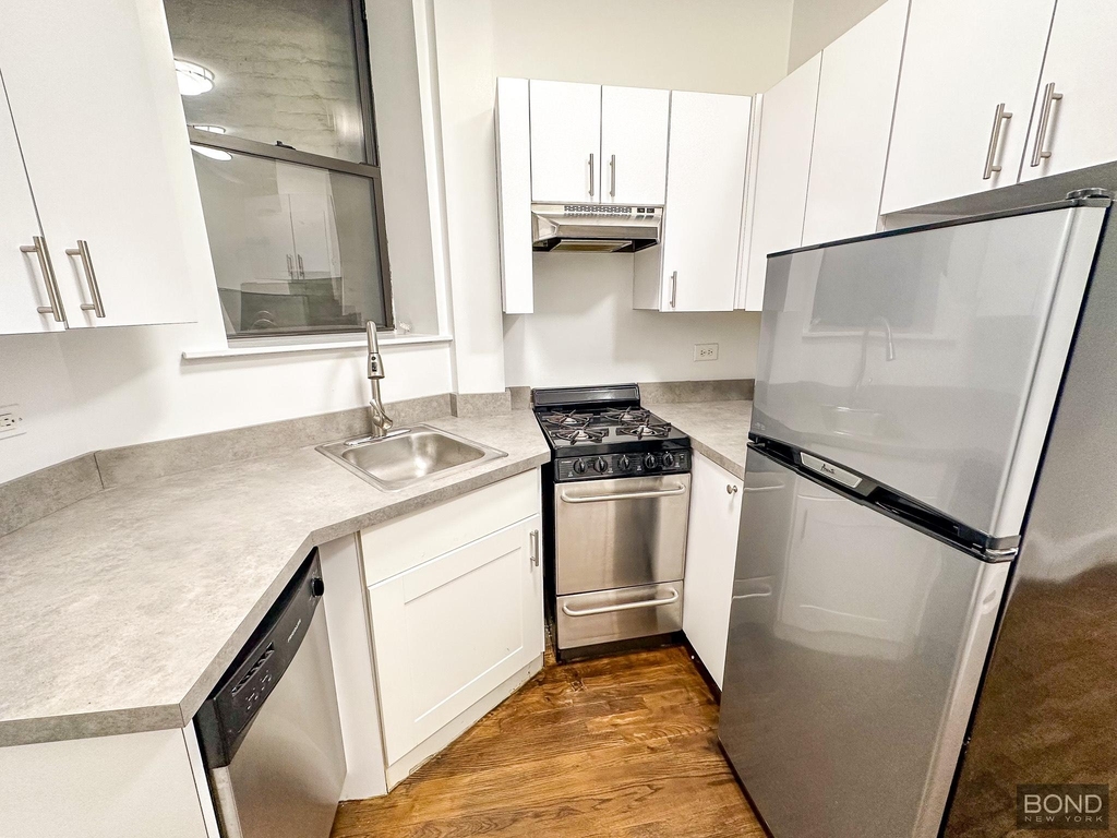 East 89th Street - Photo 1