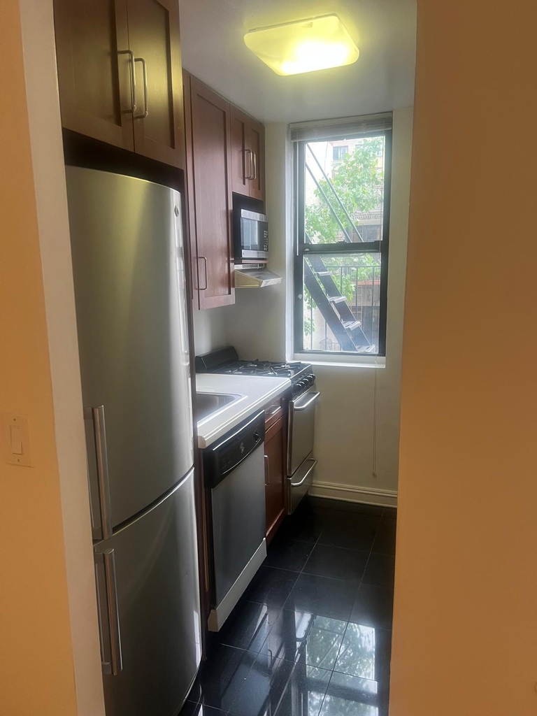 East 81st Street - Photo 0