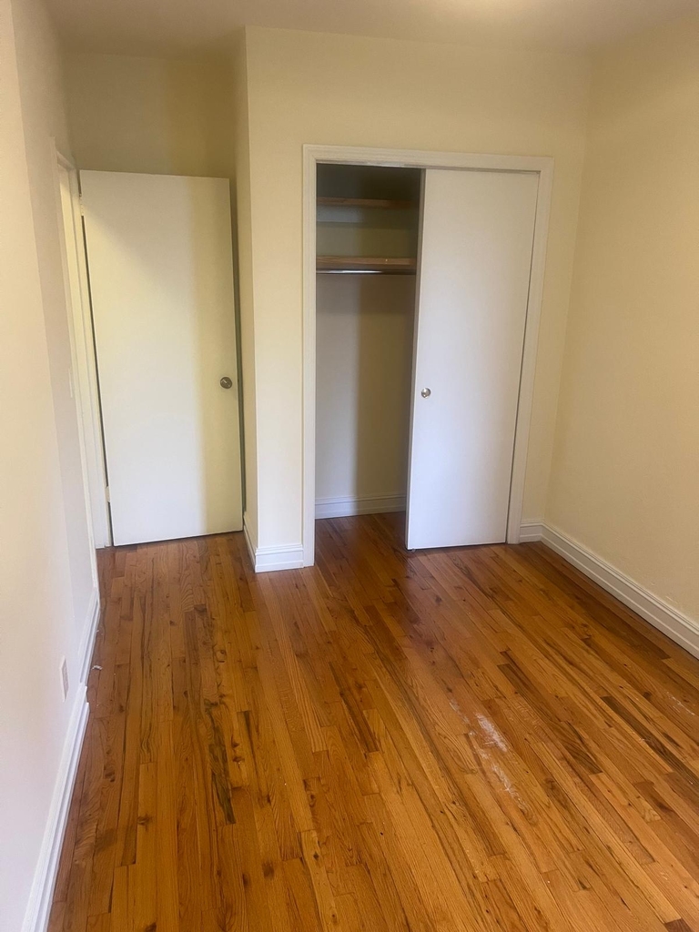 East 81st Street - Photo 5