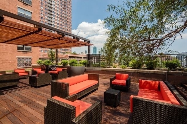 48th Avenue - Photo 5