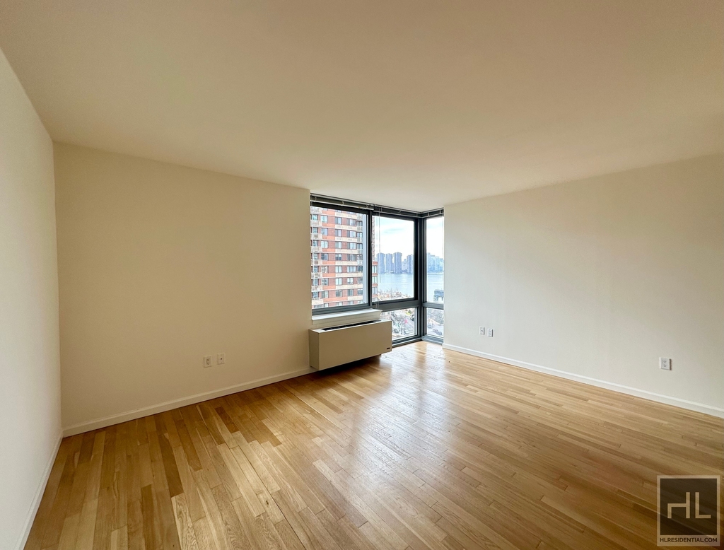 48th Avenue - Photo 1