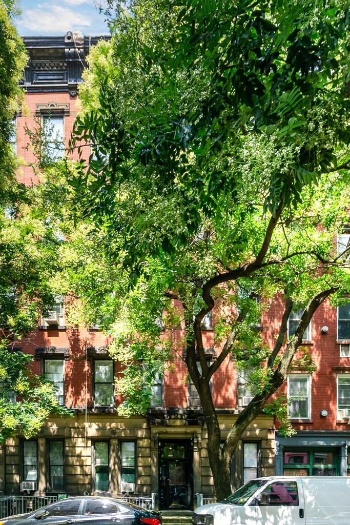 215 East 5th Street - Photo 12