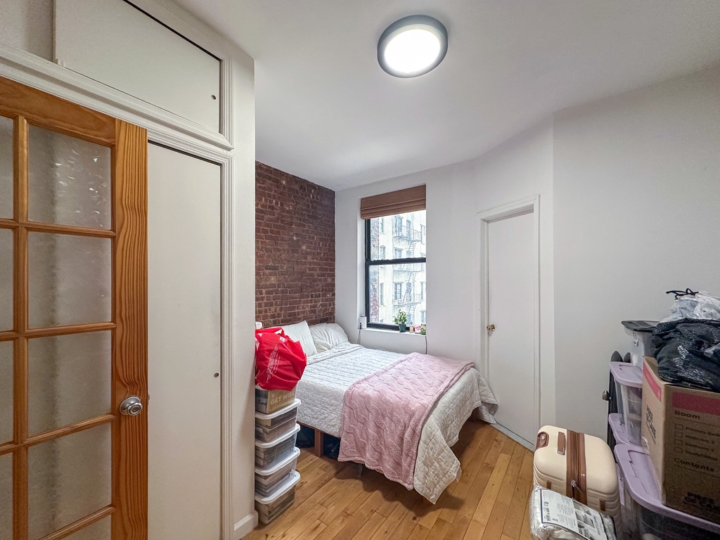 215 East 5th Street - Photo 10