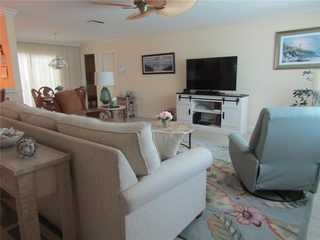 4700 Greencroft Road - Photo 2