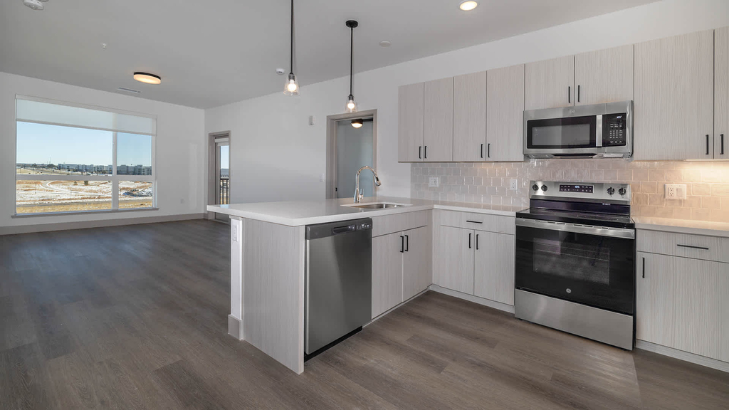 9345 E 56th Ave - Photo 3
