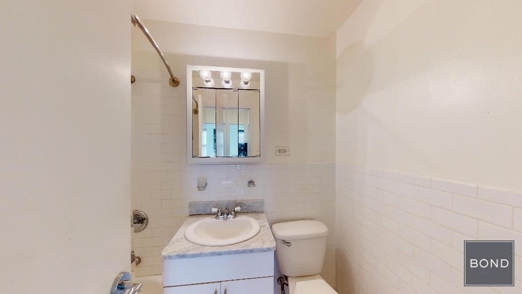 East 88th Street - Photo 3