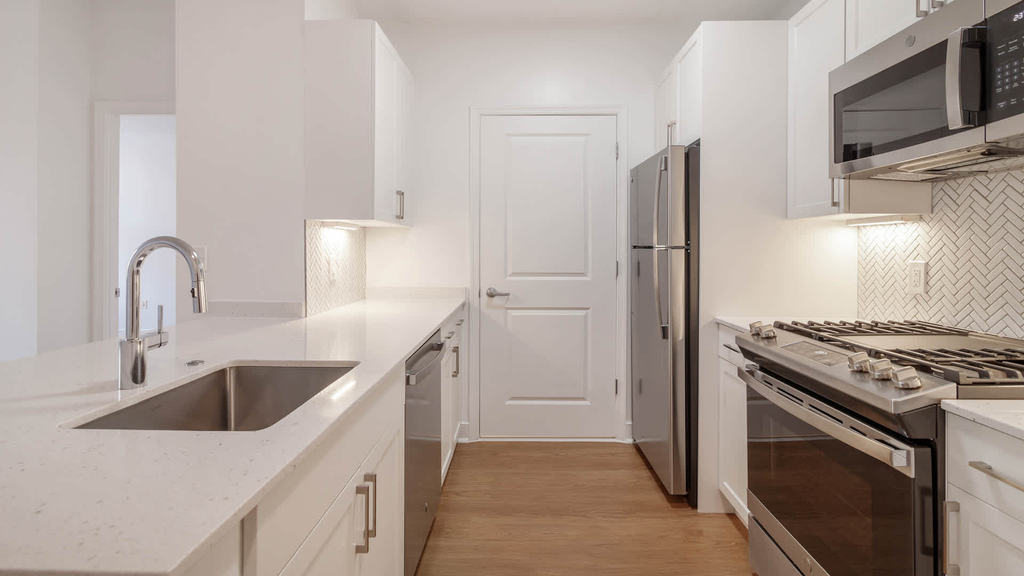 1210 Massachusetts Ave, Nw - Photo 3