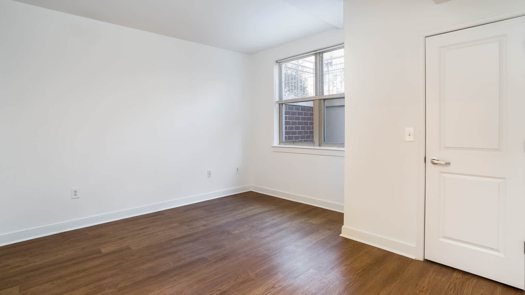 1210 Massachusetts Ave, Nw - Photo 15