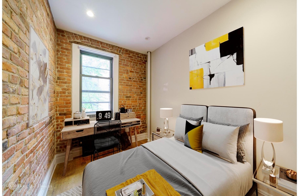 244 W 22nd St - Photo 8