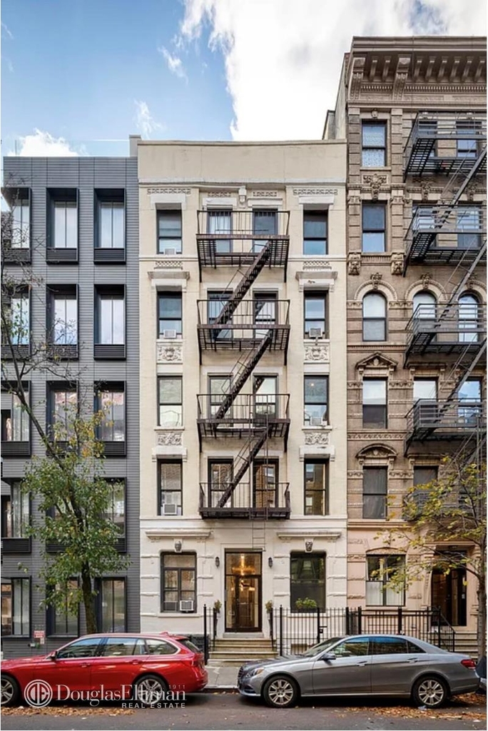 244 W 22nd St - Photo 10