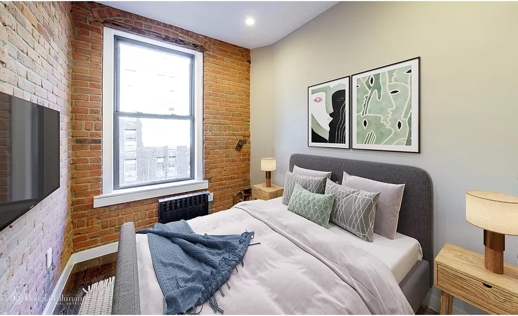 244 W 22nd St - Photo 7