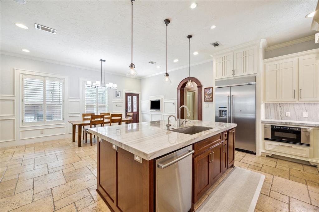 218 W 10th Street - Photo 12
