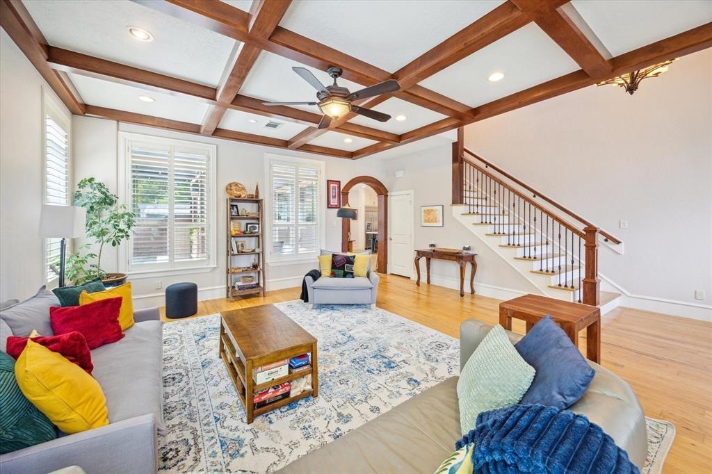 218 W 10th Street - Photo 6