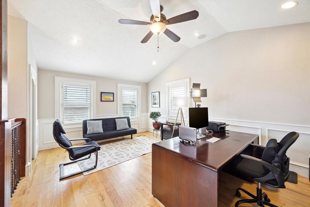 218 W 10th Street - Photo 25