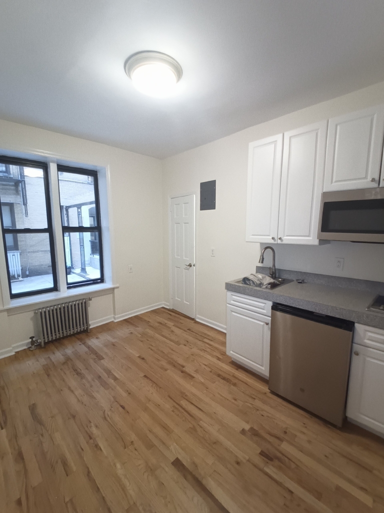 46th Street and 8th ave - Photo 2