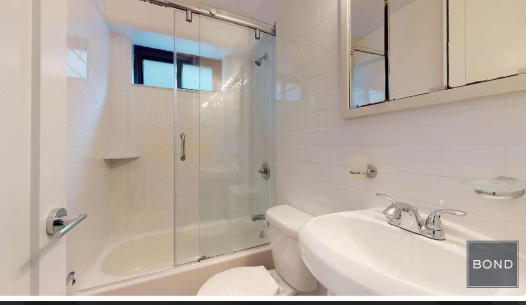 East 89th Street - Photo 8