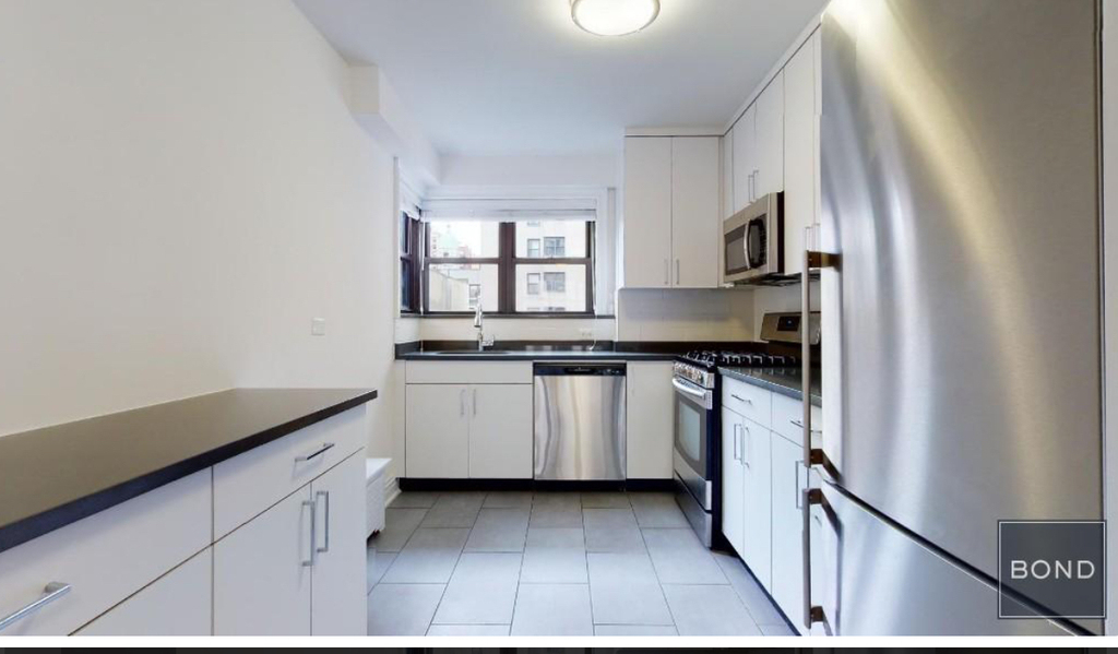 East 89th Street - Photo 2