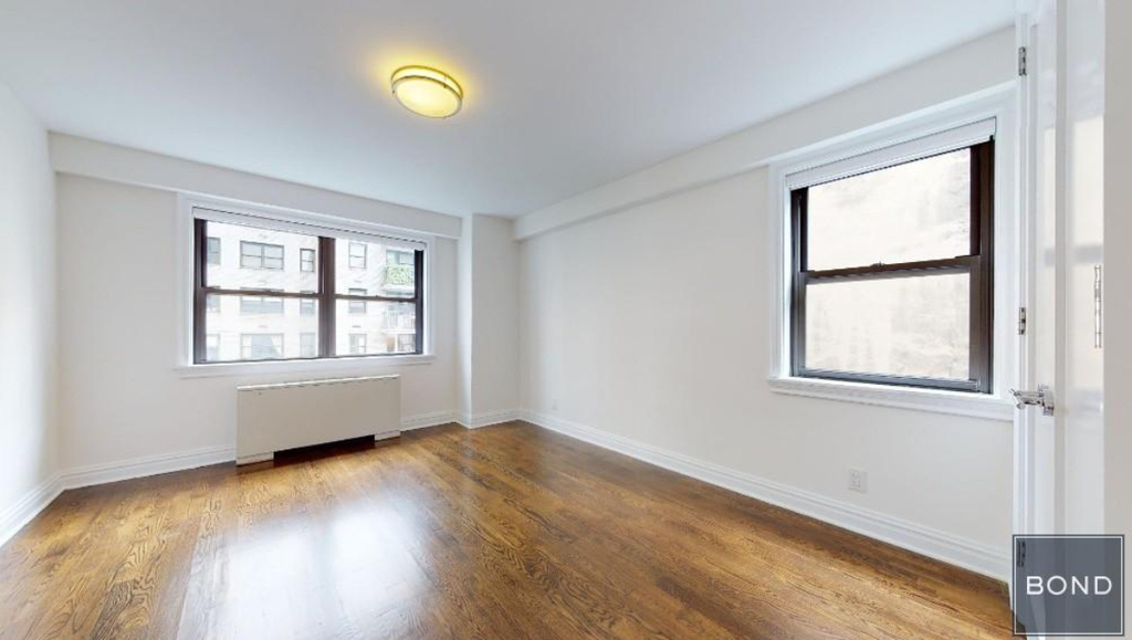 East 89th Street - Photo 6