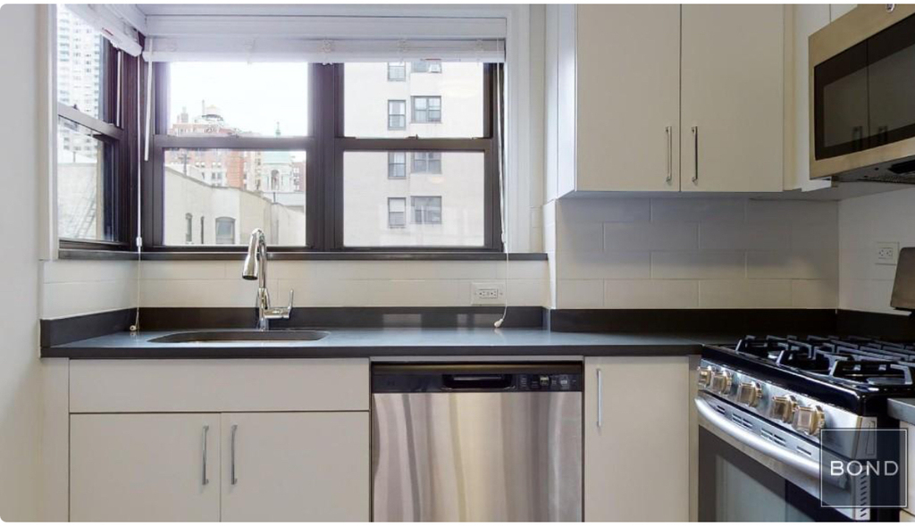 East 89th Street - Photo 3