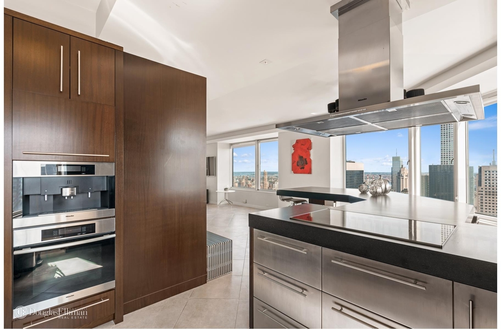 150 W 56th St - Photo 6