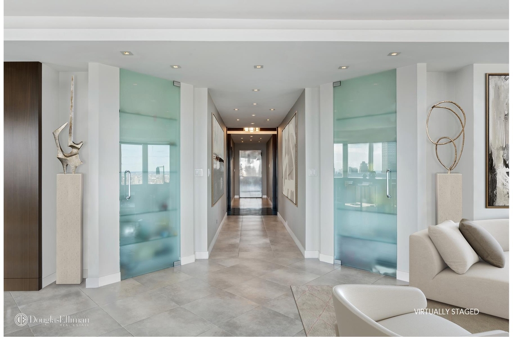 150 W 56th St - Photo 3