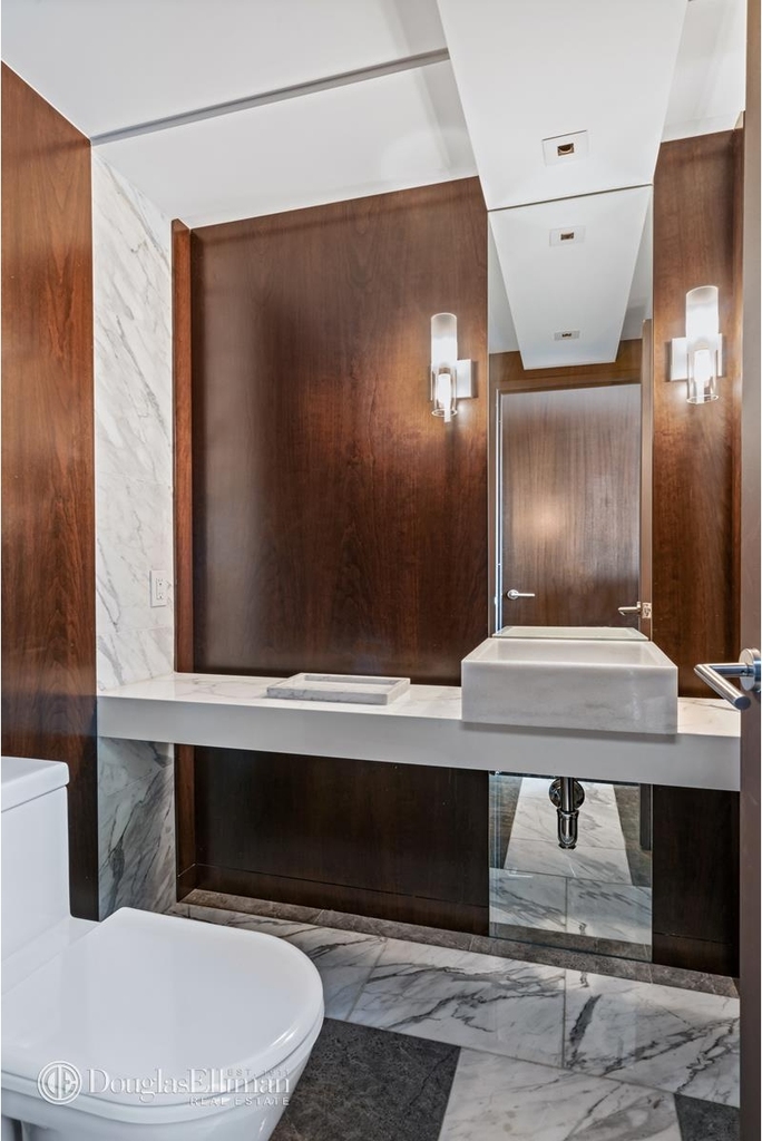 150 W 56th St - Photo 10