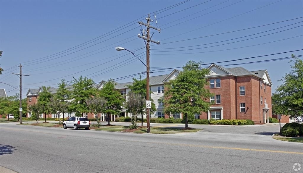 1220 W 38th St - Photo 5
