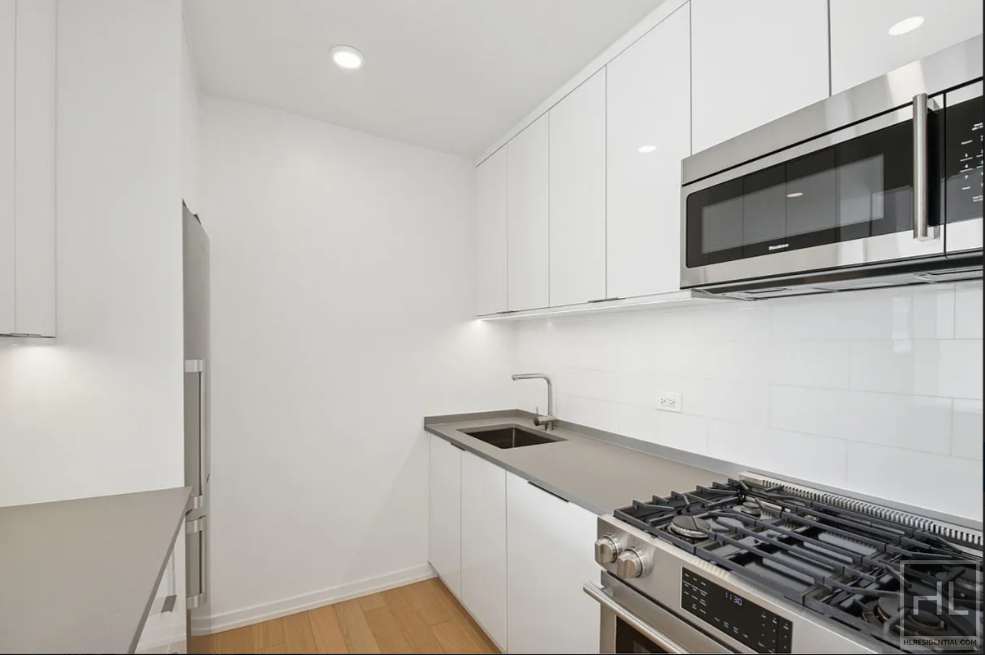 West End Avenue - Photo 3