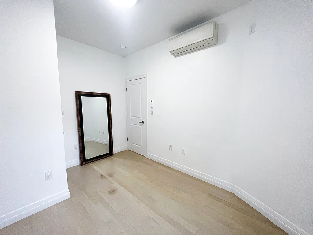 456 Quincy Street - Photo 5
