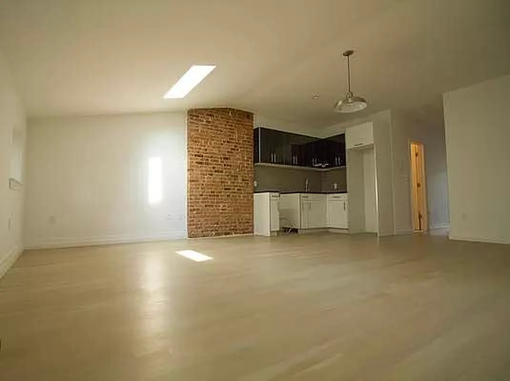 456 Quincy Street - Photo 2