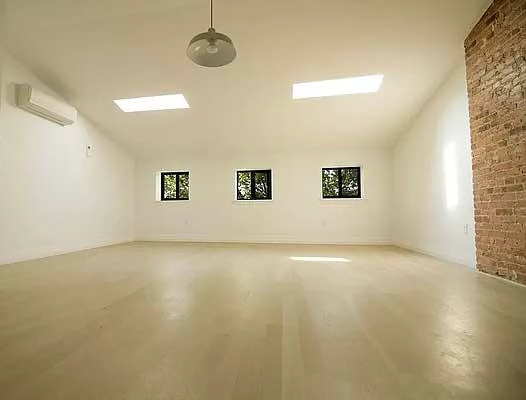 456 Quincy Street - Photo 1