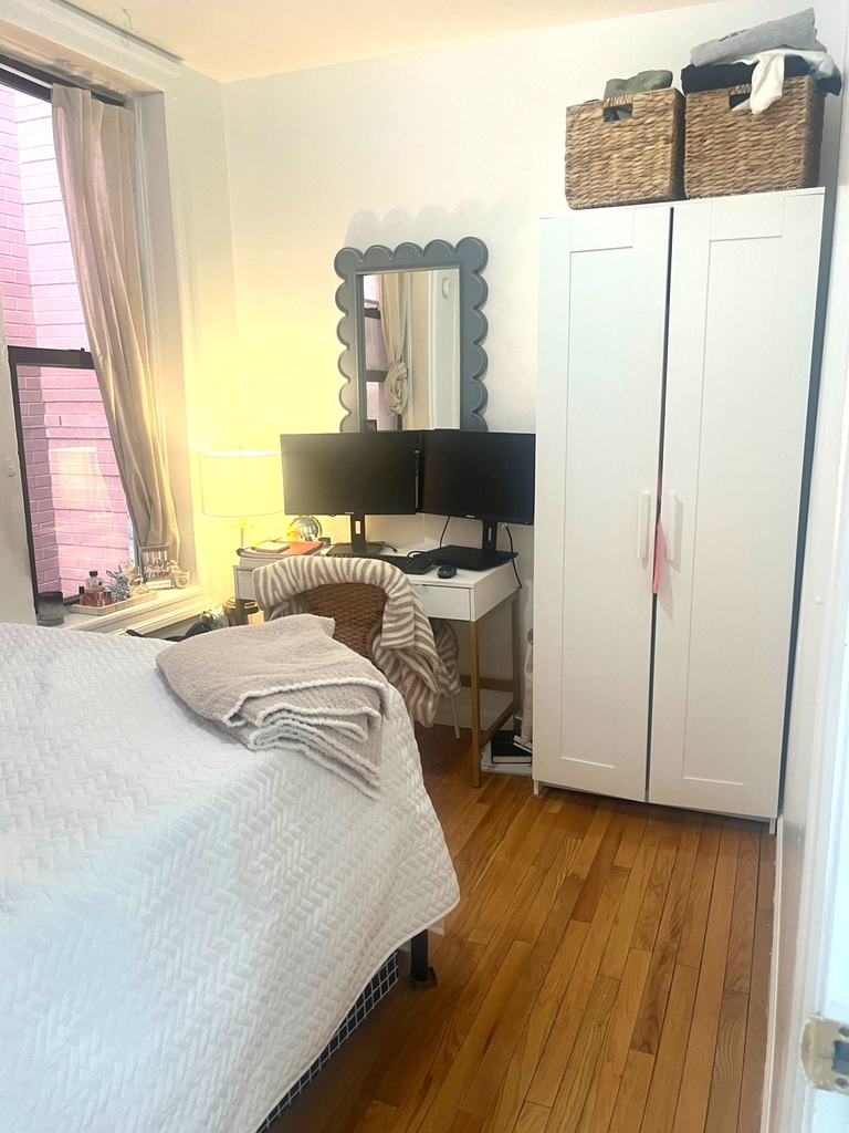July 1st Move In - East Village East 6th St/Ave D - Photo 17