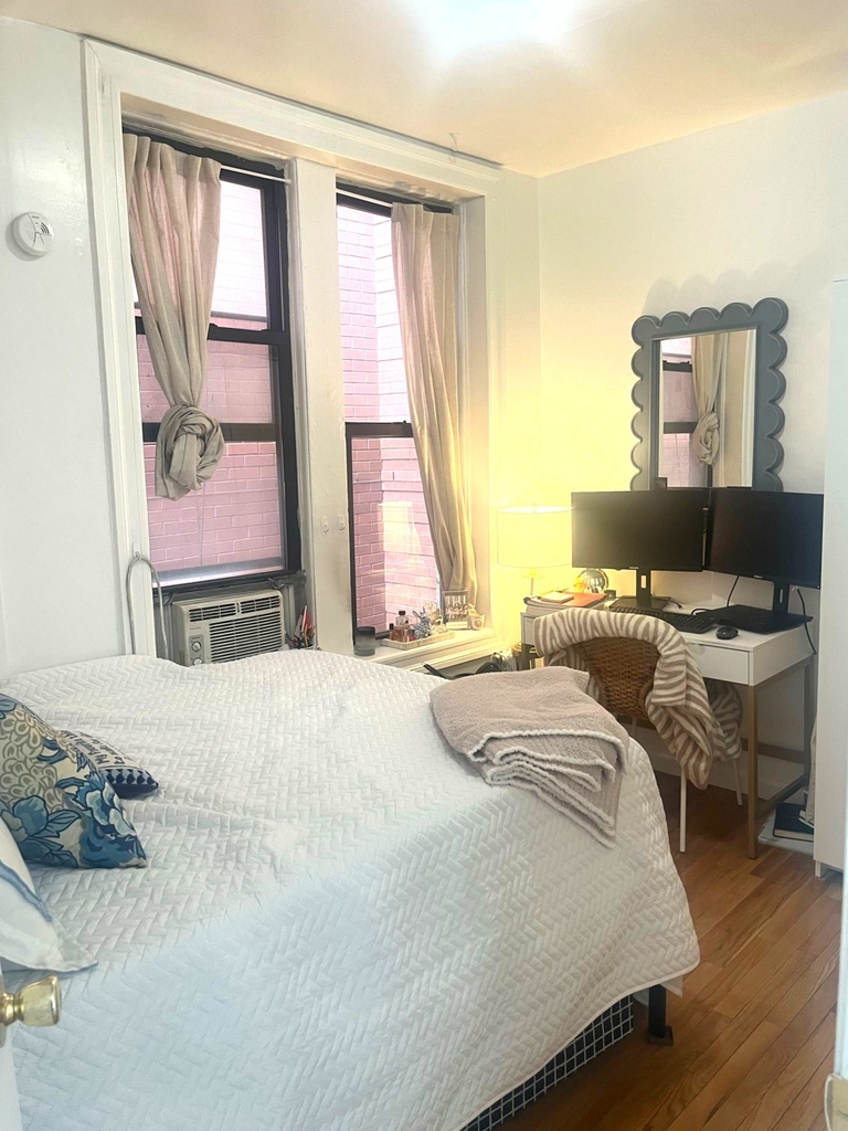 July 1st Move In - East Village East 6th St/Ave D - Photo 16